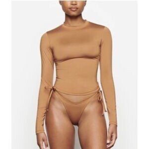 SKIMS Swim Long Sleeve Shirt Almond Womens 2X Rash Guard